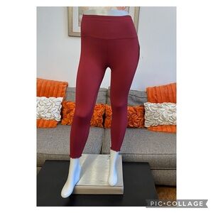 ❣️🆕Spiritual Gangster Love Sculpt Seamless 7/8 Ruffle
Leggings❣️